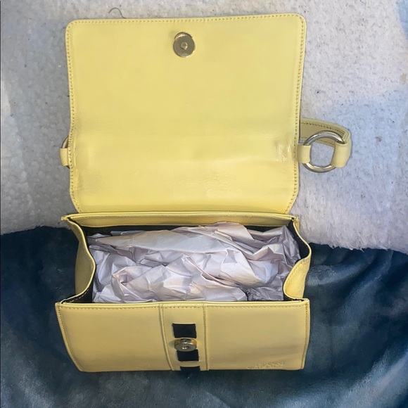 Authentic   GIANNI VERSACE VINTAGE LEATHER TOP HANDLE BAG - Picture 4 of 13